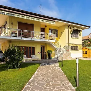 https://il-melograno-peschiera-del-garda.hotelinveneto.com